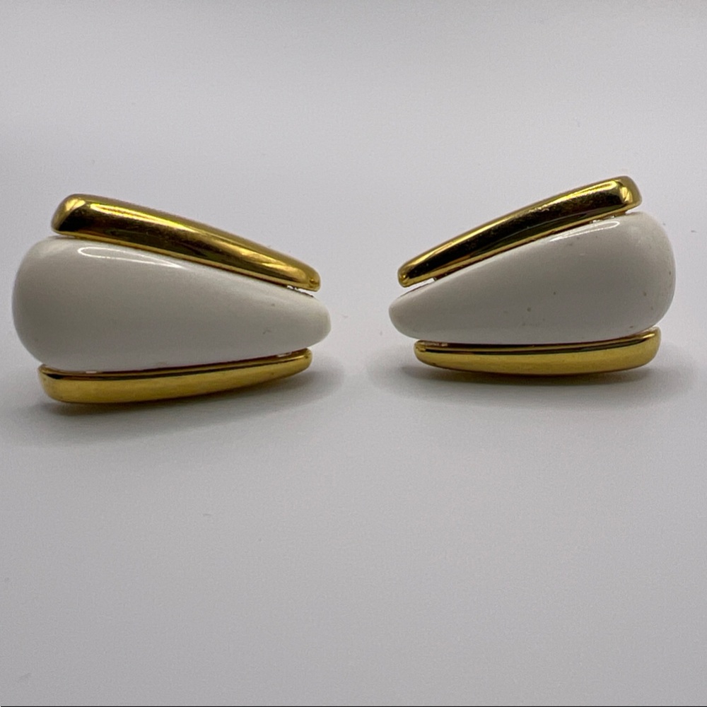 Napier Elegant White and Gold-tone Screw-Back Clip-On Earrings Vintage